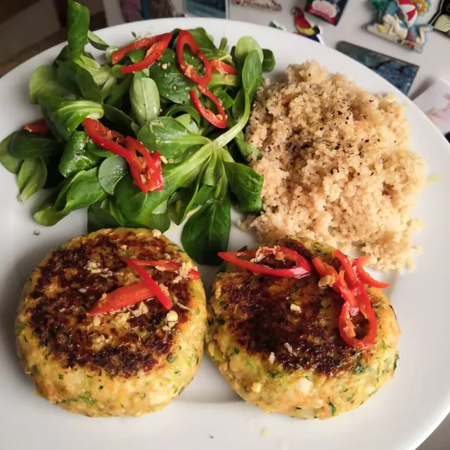 Photo of Halloumi, courgette and herb cakes