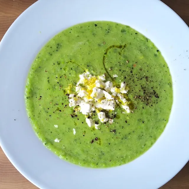Photo of EXTREMELY green courgette, pea and basil soup
