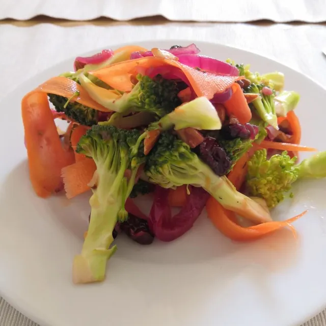 Photo of Raw broccoli salad
