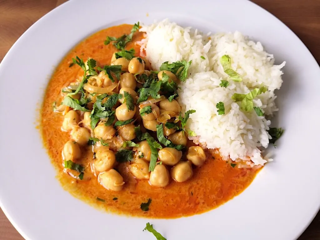 Photo of Thai curry with chicken or chickpeas