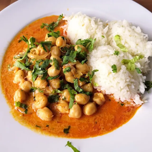 Photo of Thai curry with chicken or chickpeas